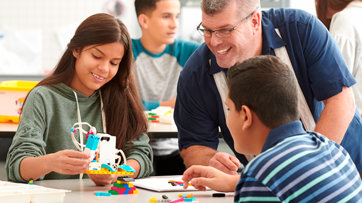 Не роботом единым: как новый набор LEGO Education отвечает запросам на метапредметность Не роботом единым: как новый набор LEGO Education отвечает запросам на метапредметность